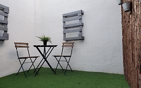 Small And Cozy Rooms - G